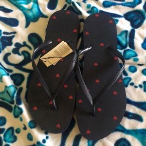 2 pairs NWT gap flip flops.
